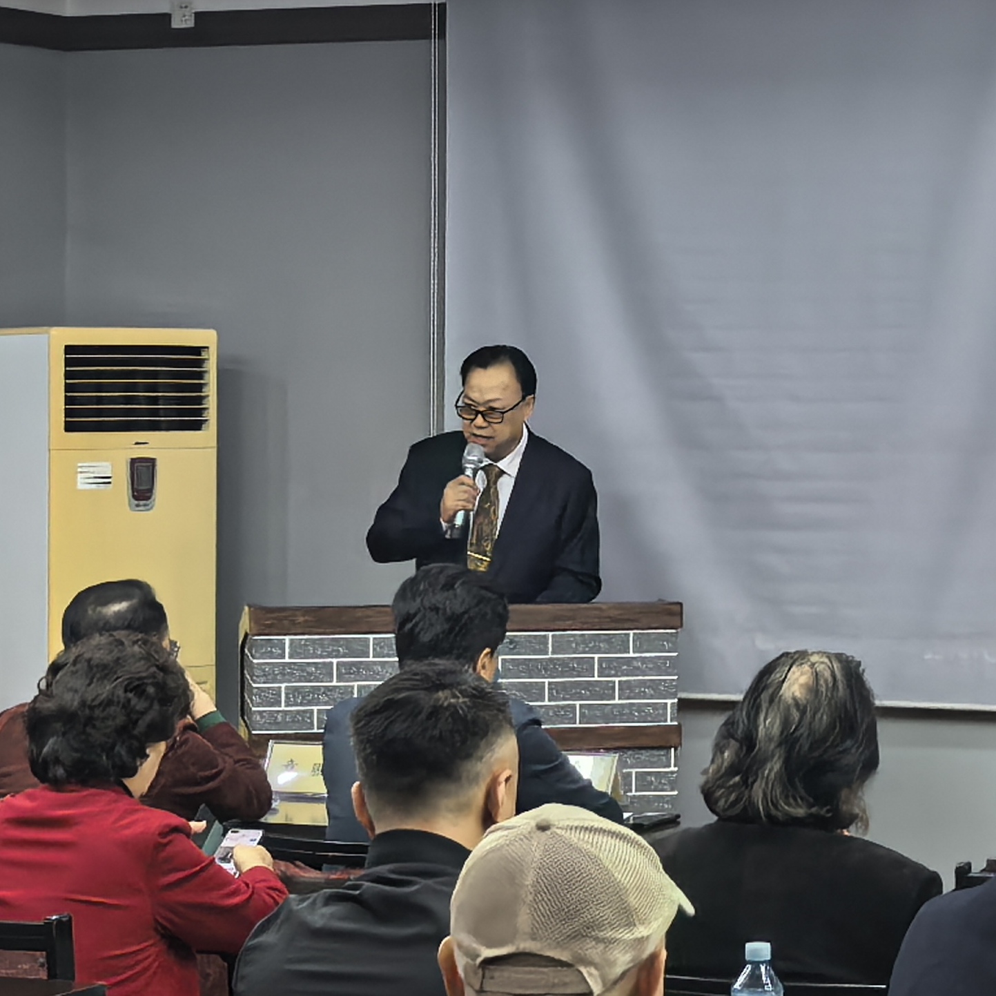 “朝鲜劳动党建立80周年暨中朝建交76周年图书、图片、美术作品中国展”在北京隆重开幕-第1张图片-中青华夏书画院