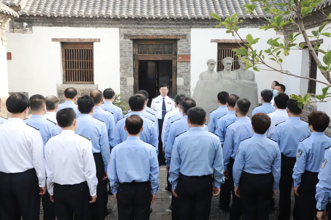 生日快乐|莱芜分局举办莱芜公安建局82周年系列庆祝活动-第2张图片-中青华夏书画院 生日快乐|莱芜分局举办莱芜公安建局82周年系列庆祝活动-第2张图片-中青华夏书画院